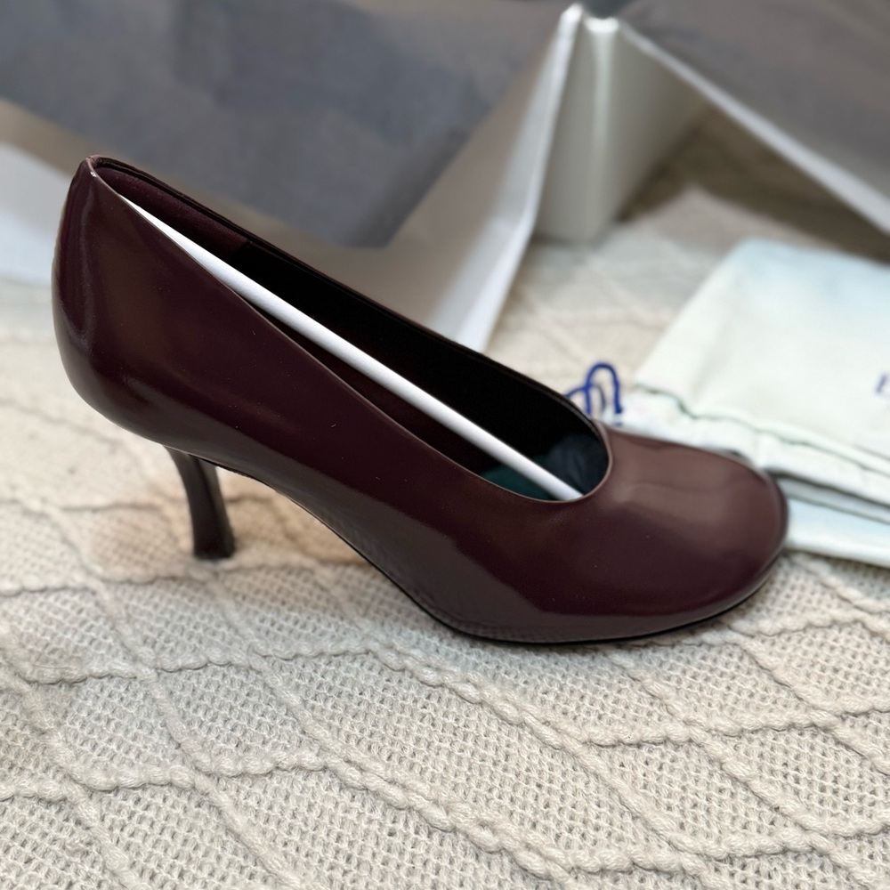 NIB - Burberry Glossy Leather Baby Pumps, Brand Size 36 ( US Size 6 ), Poison - Picture 10 of 15